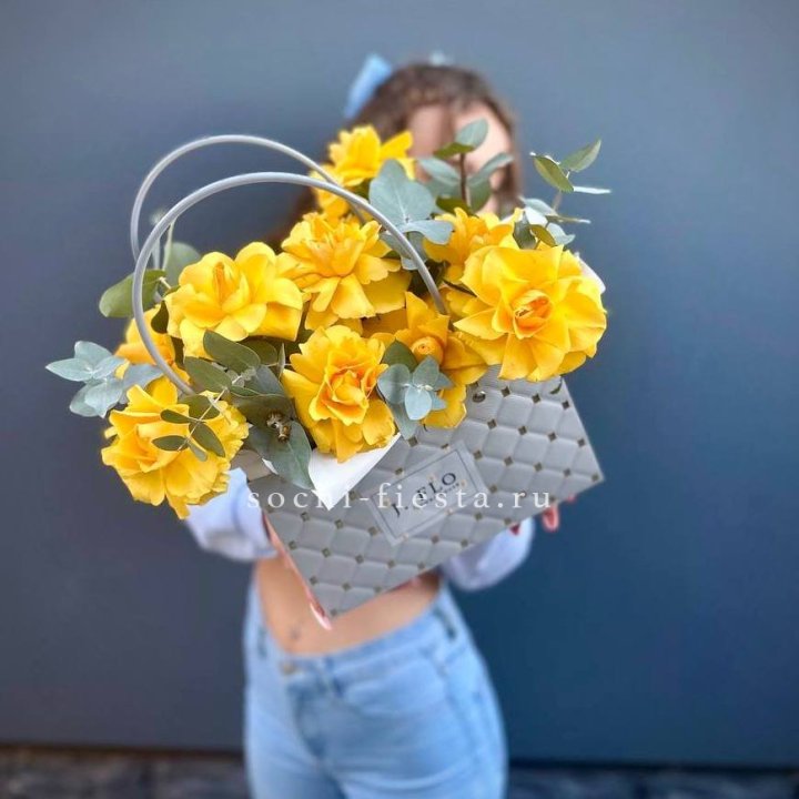 Сумочка с розами "Эдель" в Воронеже