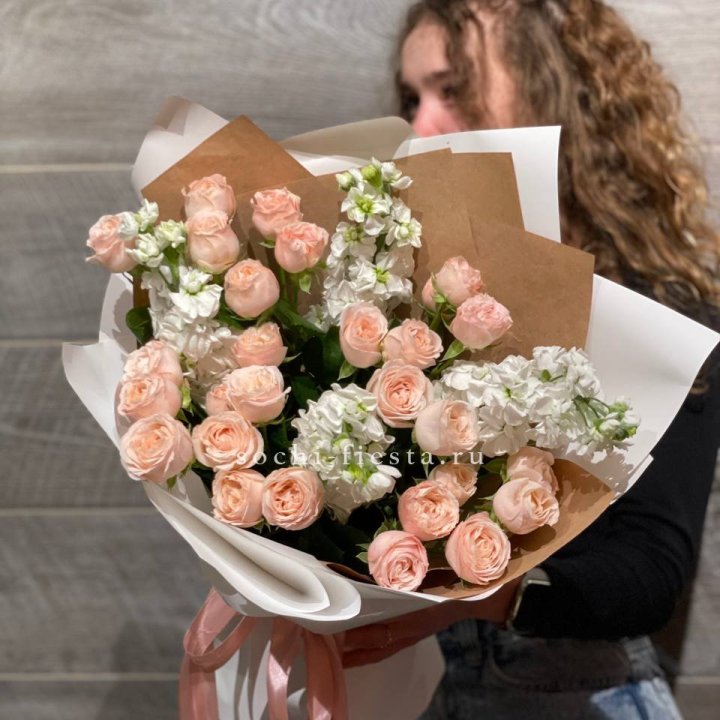 Букет бомбасти и маттиола в Воронеже