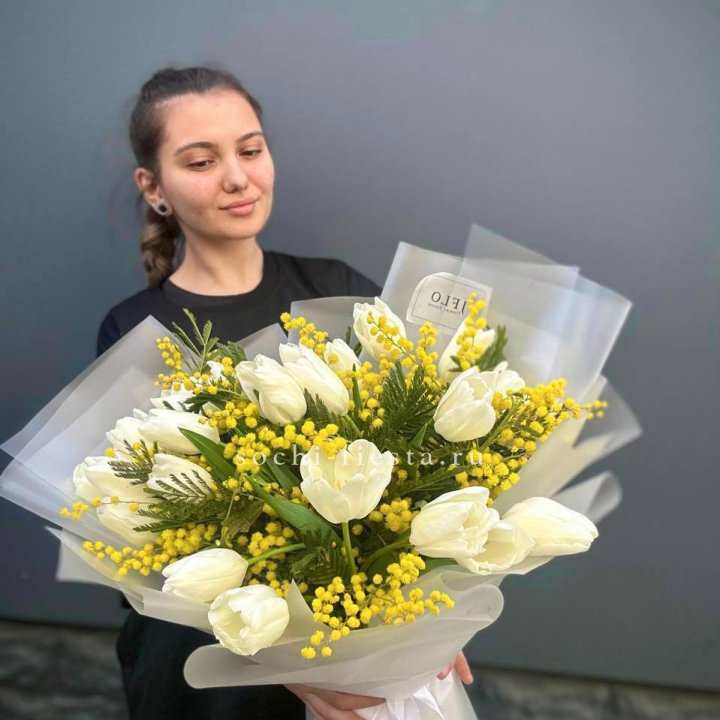 Букет тюльпанов и мимозы в Воронеже