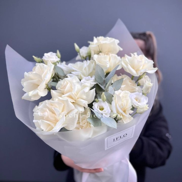 Букет французских роз и эустомы  в Воронеже