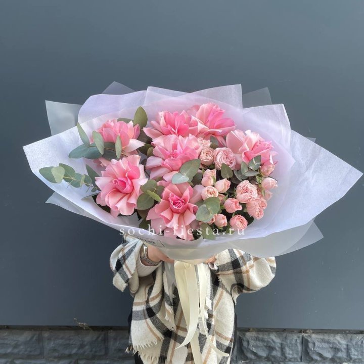 Букет французских и пионовидных роз  в Воронеже