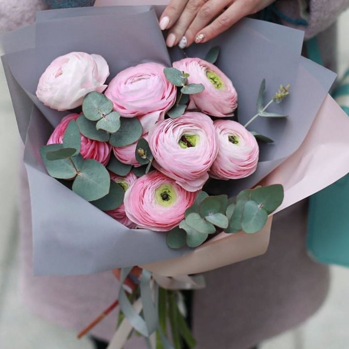 Ранункулюсы с эвкалиптом №1 в Воронеже