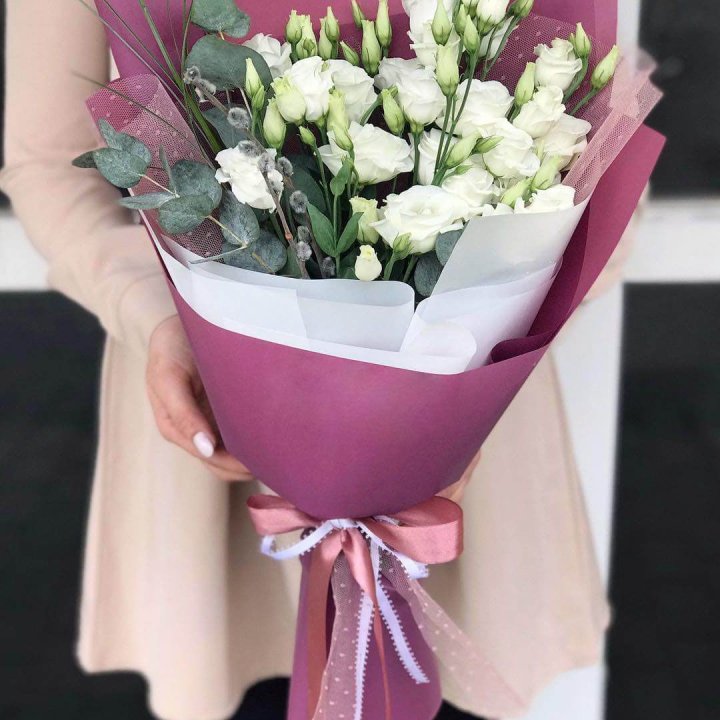 Эустомы с эвкалиптом в Воронеже