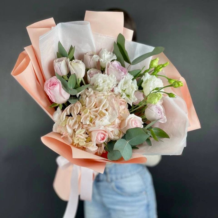 Букет с гортензией "Клодс" в Воронеже