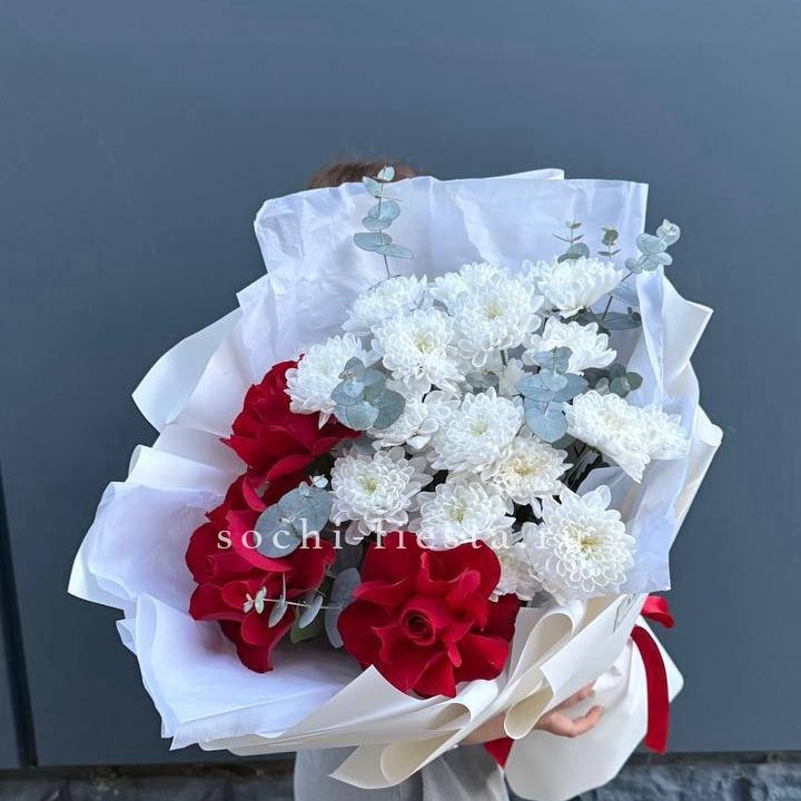 Дуо розы и хризантемы в Воронеже