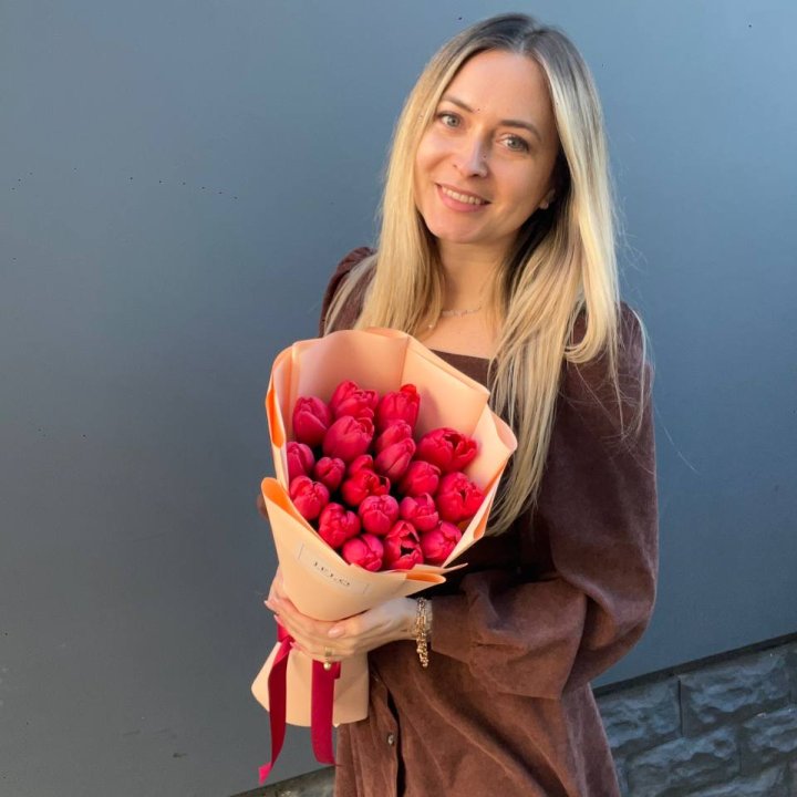  19 красных тюльпанов в Воронеже