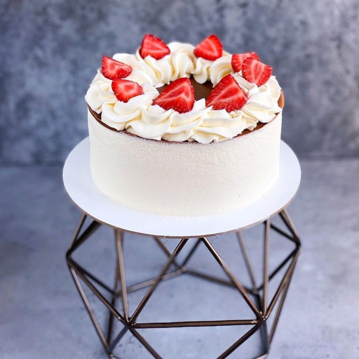 Торт "Клубника со сливками" в Воронеже