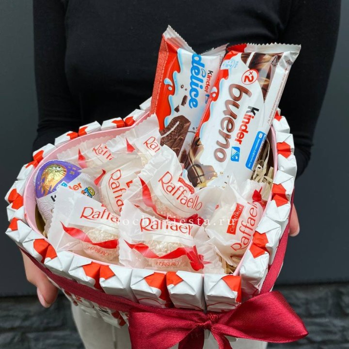 Подарочный набор сердце с Киндерами и Рафаэлло в Воронеже