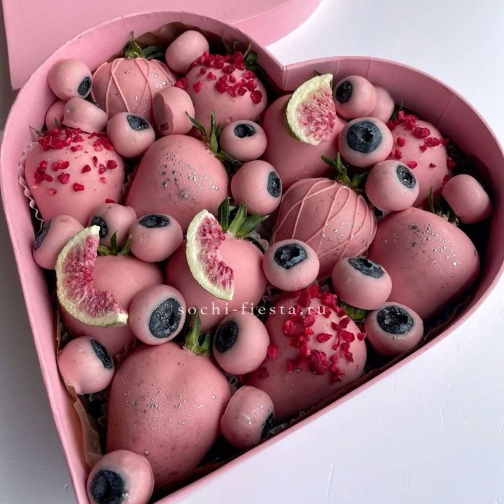 Клубника в шоколаде Сердце в Воронеже