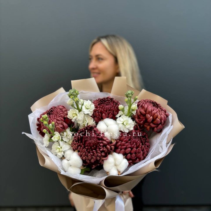 Хризантемы с маттиолой в Воронеже