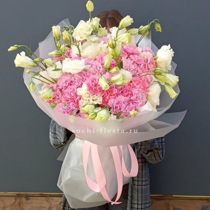 Букет из эустом и диантусов  в Воронеже