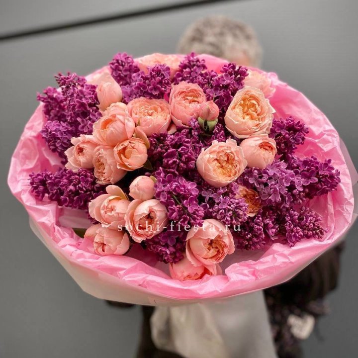  Дуо букет из кустовых роз и сирени в Воронеже