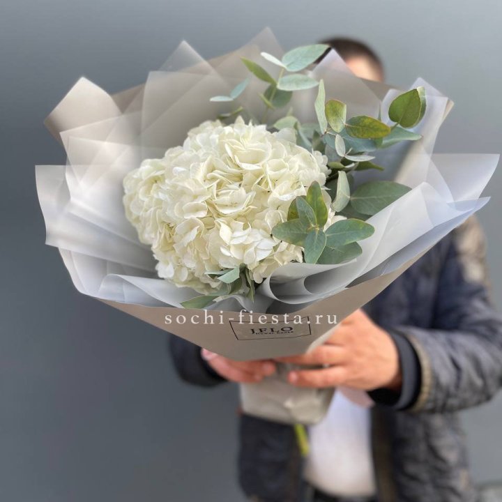  Букет  из белой гортензии в Воронеже