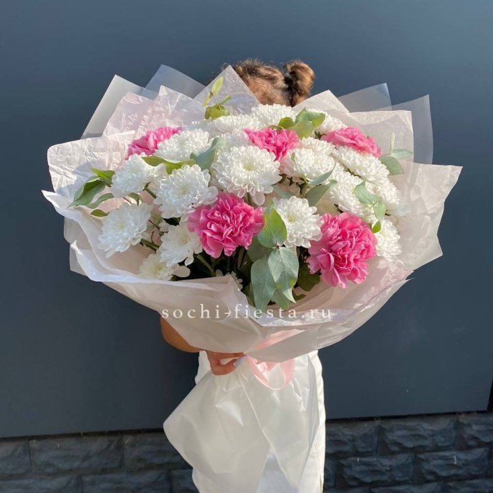  Букет  хризантем и диантусов "Воздушный" в Воронеже