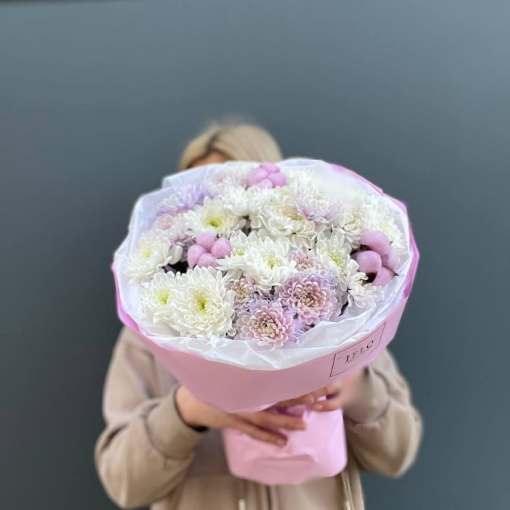 7 нежных хризантем в Воронеже
