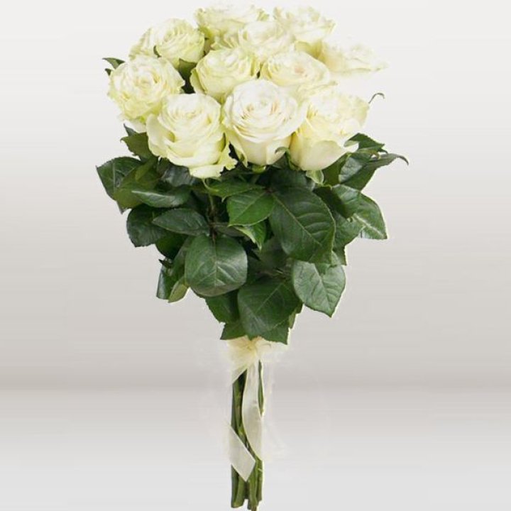11 белых голландских роз в Воронеже