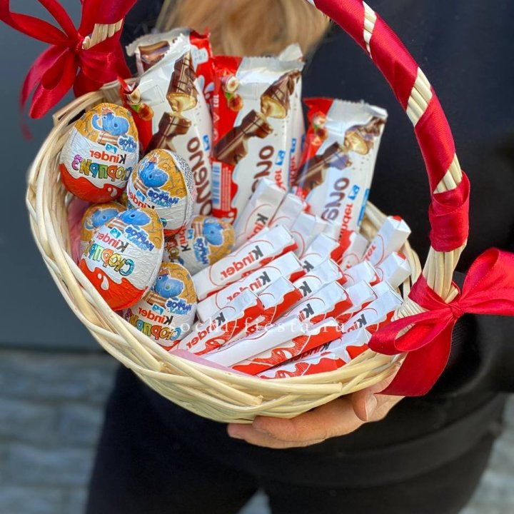 Корзина с киндерами  в Воронеже