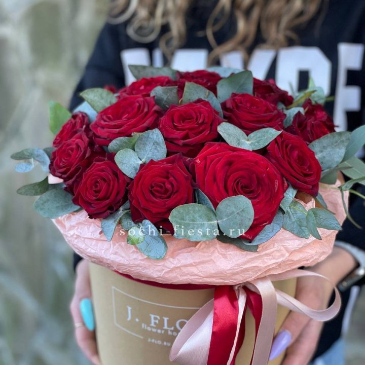 21 Красная роза в боксе №1 в Воронеже