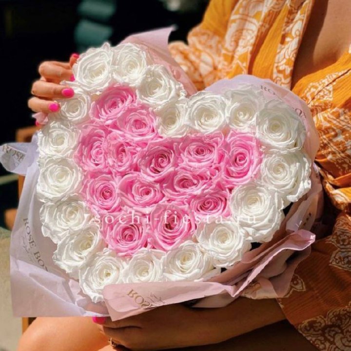 Бокс сердце с розами №2 в Воронеже