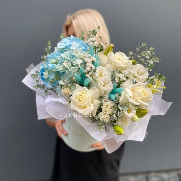 Цилиндр в голубых оттенках №1 в Воронеже