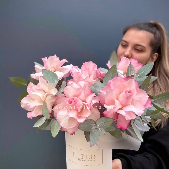 7 Французских роз в боксе в Воронеже