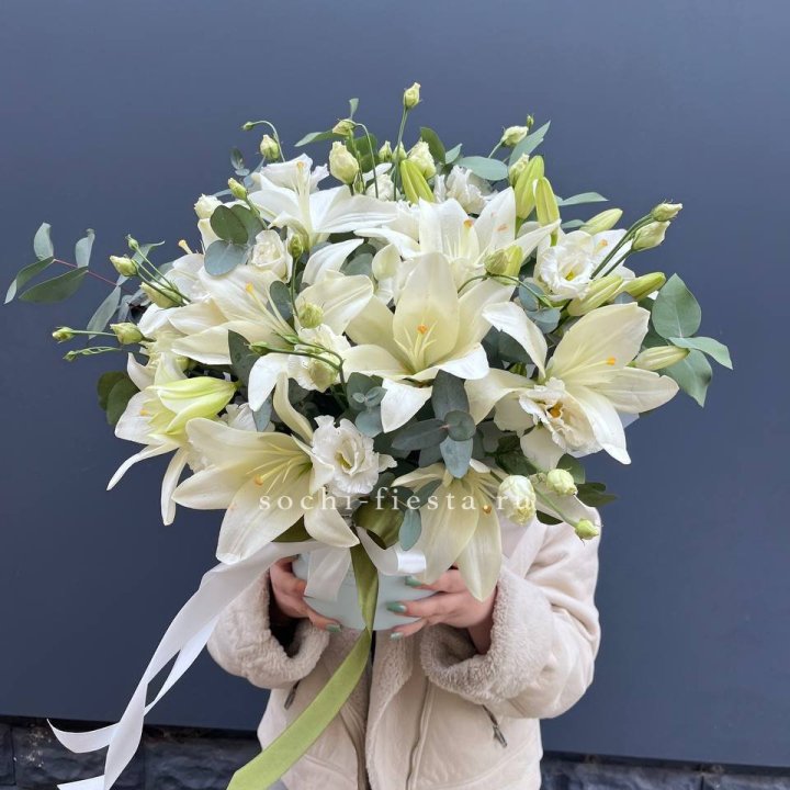 Бокс лилий и эустомы в Воронеже