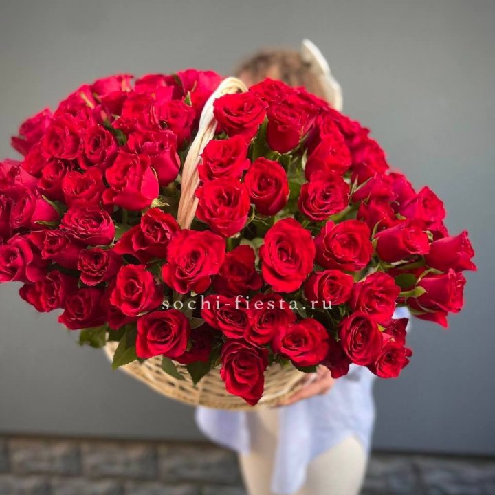 121 красная роза в корзине   в Воронеже