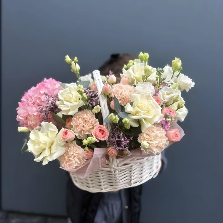 Цветочная корзина "Софтнес" в Воронеже