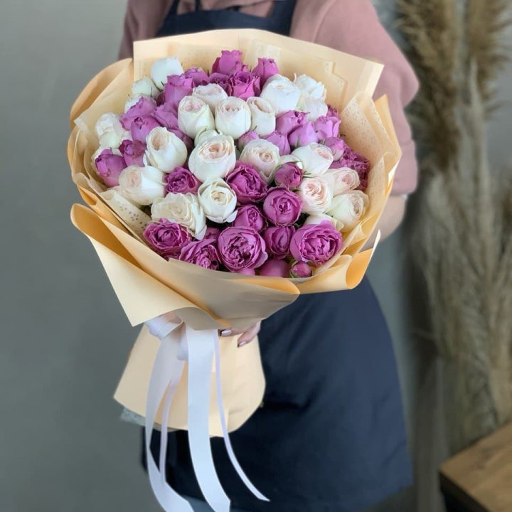 Букет кустовых роз Джулиана в Воронеже