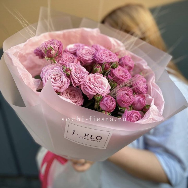 Пионовидные розы Мадам Бомбастик Pink в Воронеже