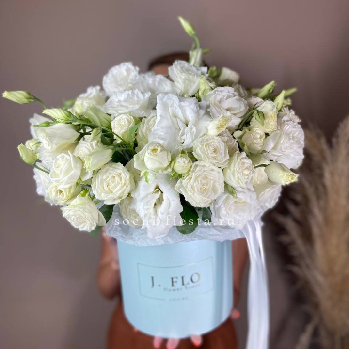 Бокс кустовых роз и эустомы  в Воронеже