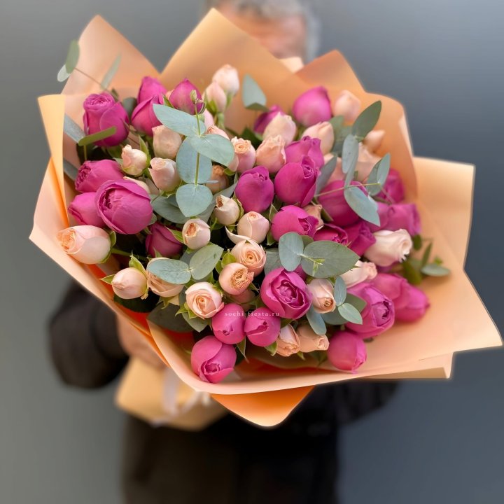 Букет кустовых роз Тендернес в Воронеже