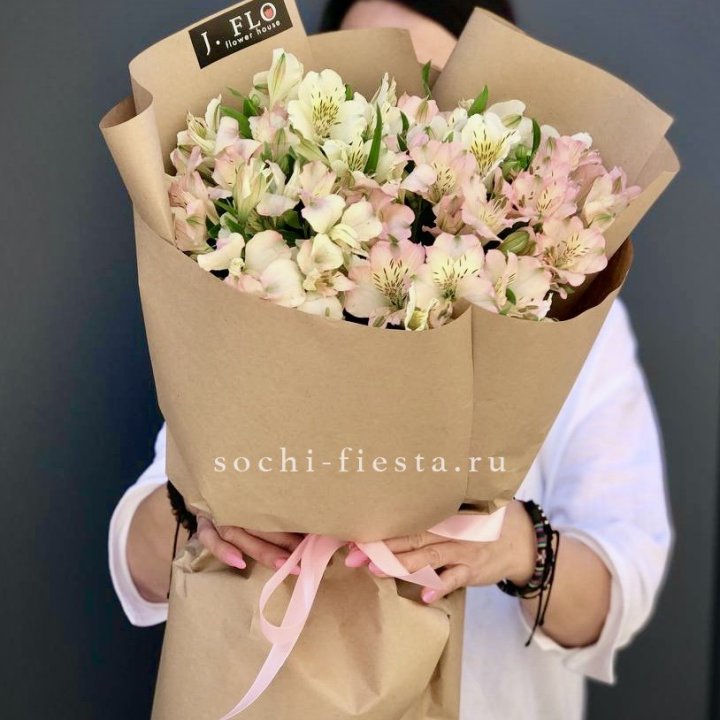 17  альстромерий в крафте в Воронеже