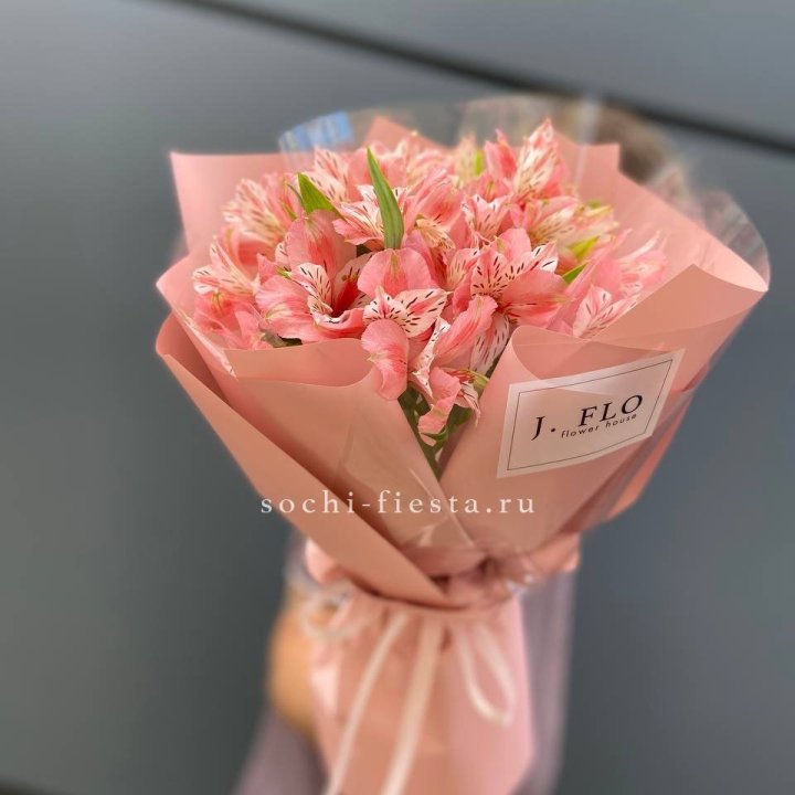 Букет альстромерий розовых в Воронеже