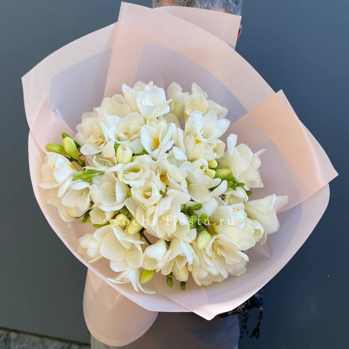Букет белых фрезий  в Воронеже
