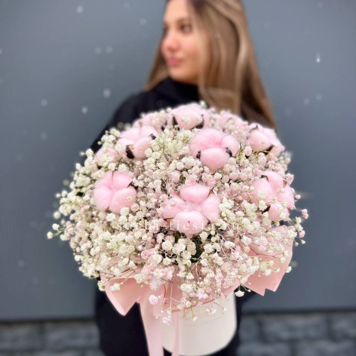 Гипсофилы с хлопком в шляпной коробке в Воронеже