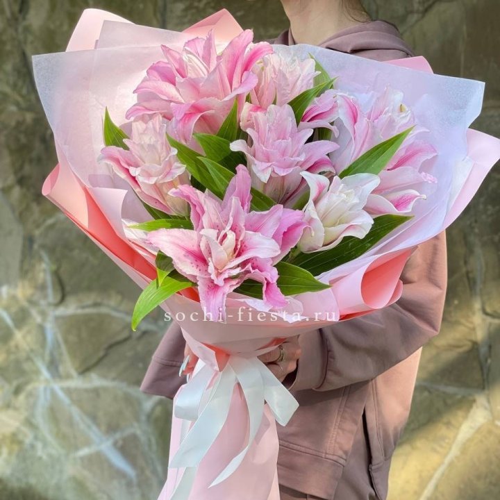 Букет пионовидных лилий №2 в Воронеже