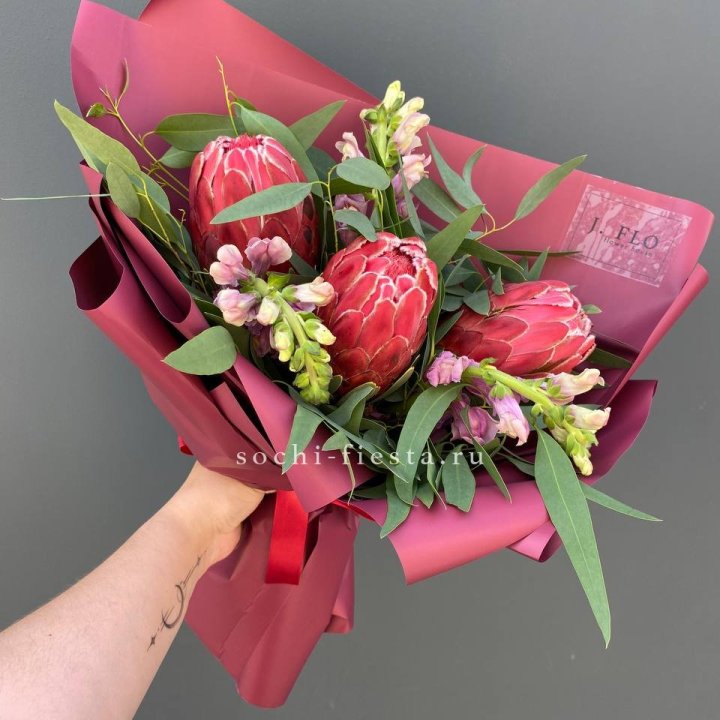 Букет из протеи "Квин" в Воронеже