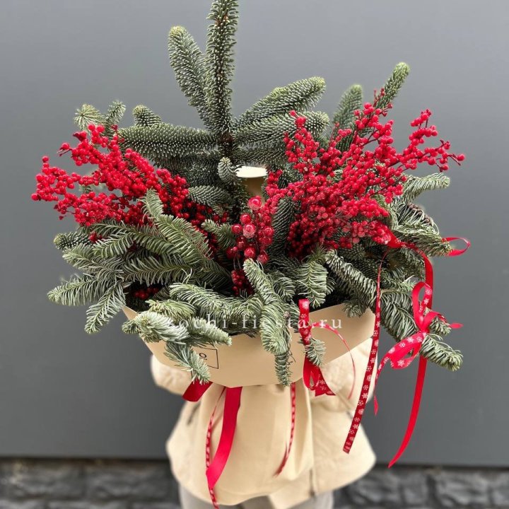 Букет нобилиса и ягод в Воронеже