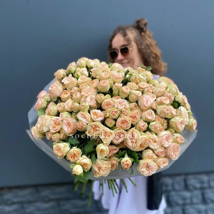 51 пионовидная роза в Воронеже