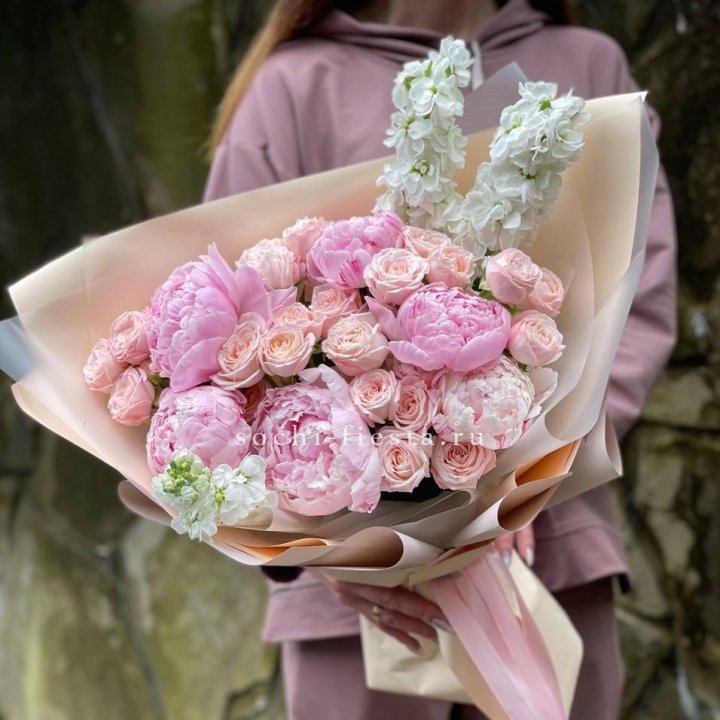 Букет с пионами №1 в Воронеже