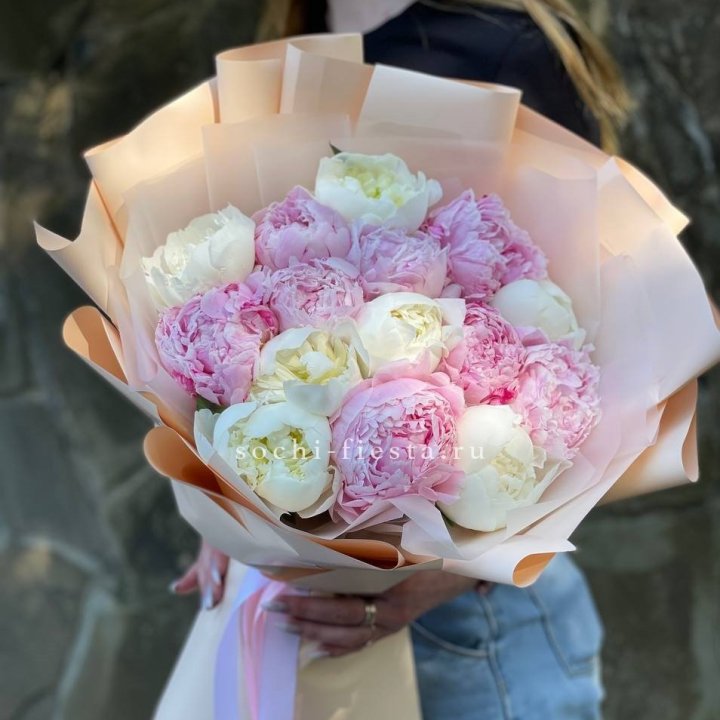 Букет 15 зефирных пионов в Воронеже