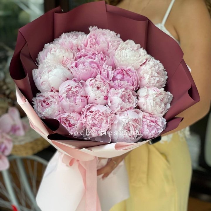 Букет 17 зефирных пионов в Воронеже