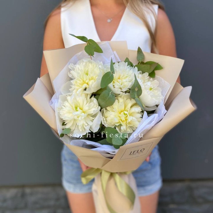  Букет белых пионов в Воронеже