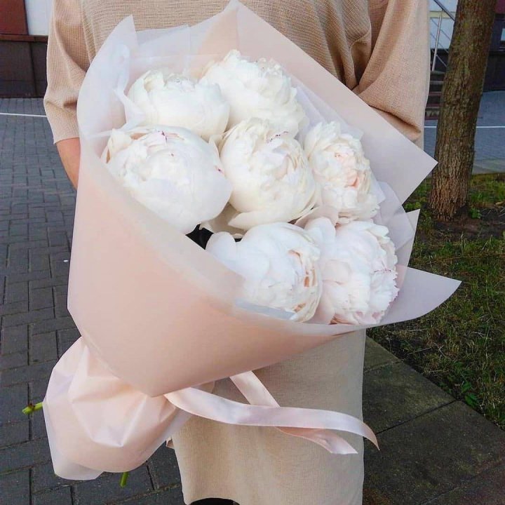 Букет белых пионов в Воронеже