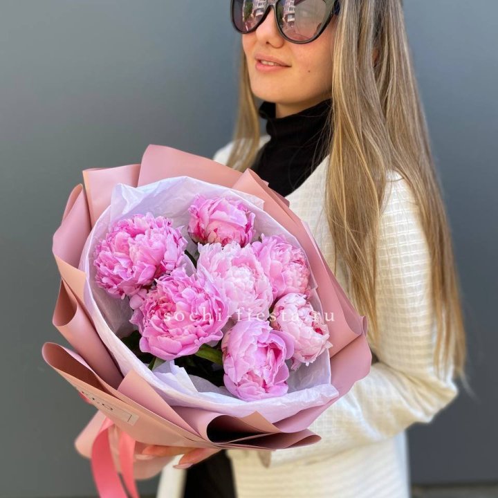 7 пионов в оформлении в Воронеже