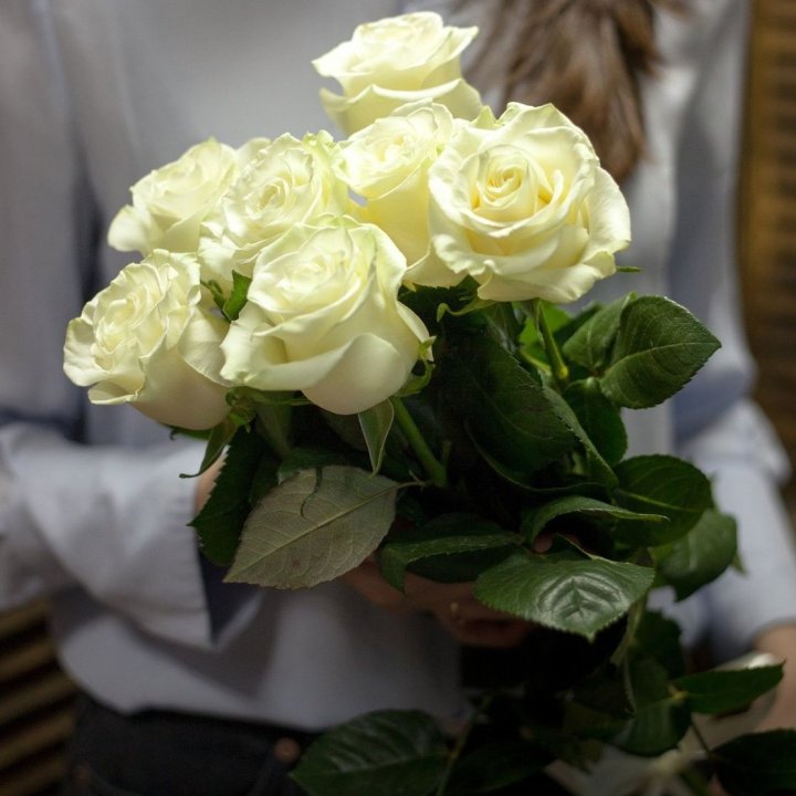 7 белых роз в Воронеже