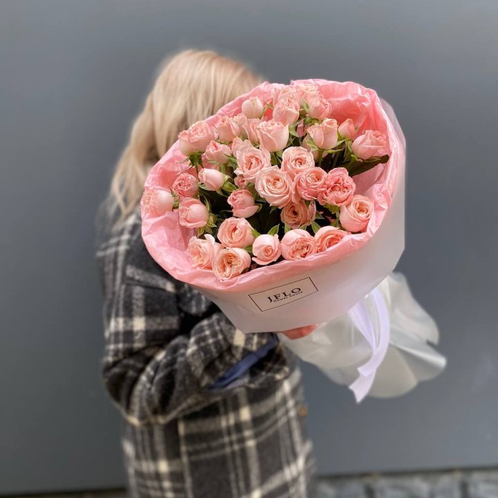 11 роз бомбастик в Воронеже