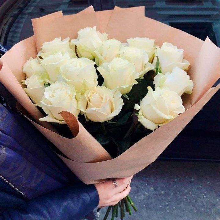 15 белых роз "Крафт" в Воронеже