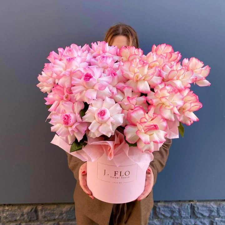 25 Французских роз микс в боксе в Воронеже